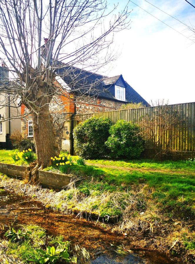 Historic, Traditional & Spacious Wiltshire Cottage Shrewton Dış mekan fotoğraf