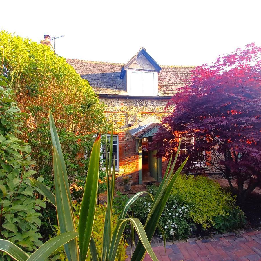 Historic, Traditional & Spacious Wiltshire Cottage Shrewton Dış mekan fotoğraf