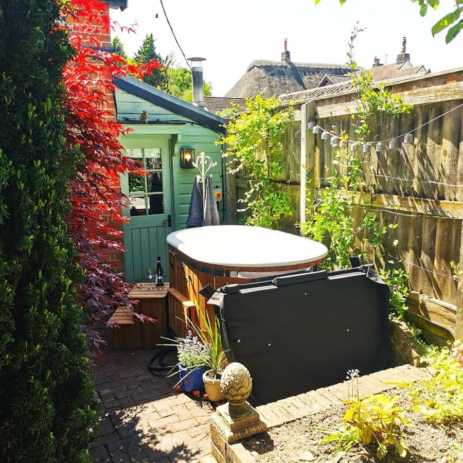 Historic, Traditional & Spacious Wiltshire Cottage Shrewton Dış mekan fotoğraf