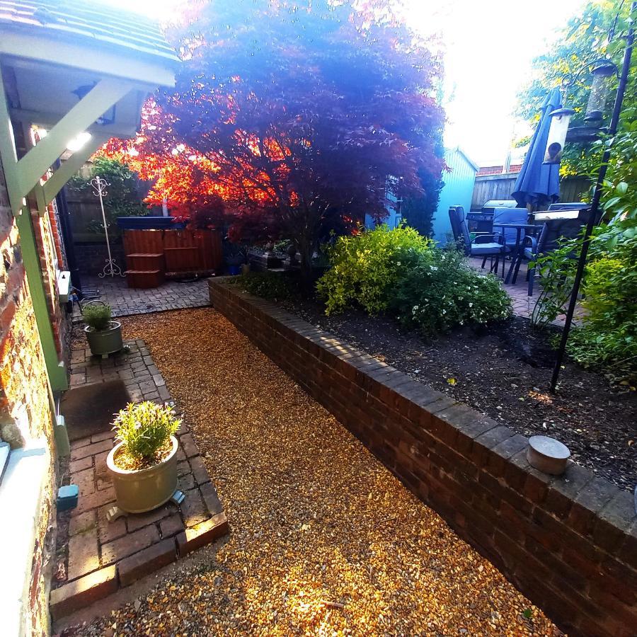 Historic, Traditional & Spacious Wiltshire Cottage Shrewton Dış mekan fotoğraf